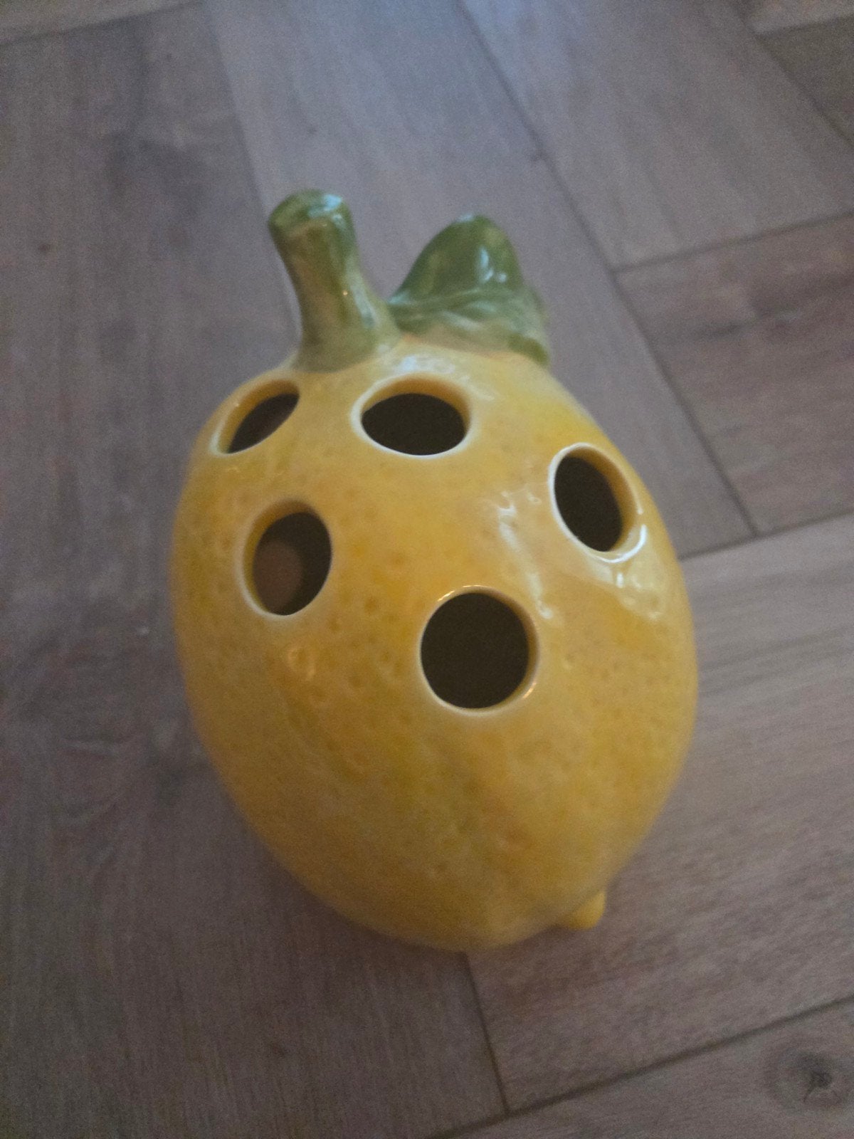 Citroen vaas van Intratuin, geel keramiek, Ophalen of Verzenden, Gebruikt, Geel, Steen/keramiek