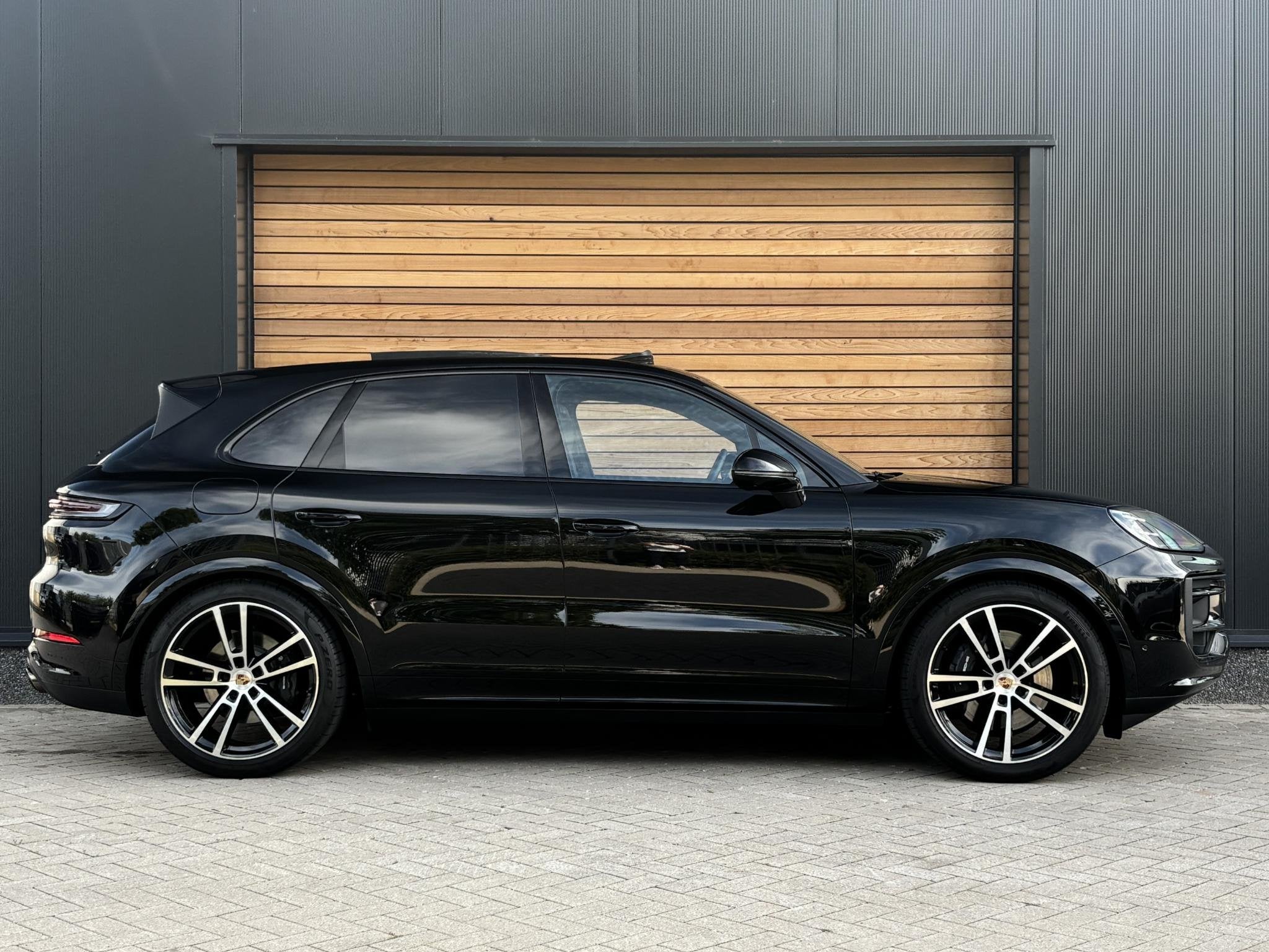 Porsche Cayenne 3.0 E-Hybrid Black Edition SPORT-CHRONO|PANO, Auto's, Automaat, Automatische klimaatregeling, Gebruikt, 2995 cc