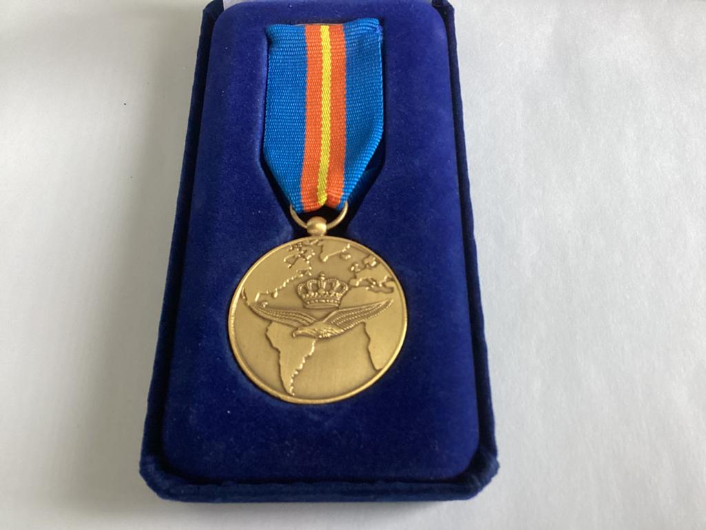 Luchtmacht medaille met baton, Verzenden, Overige materialen, Nederland