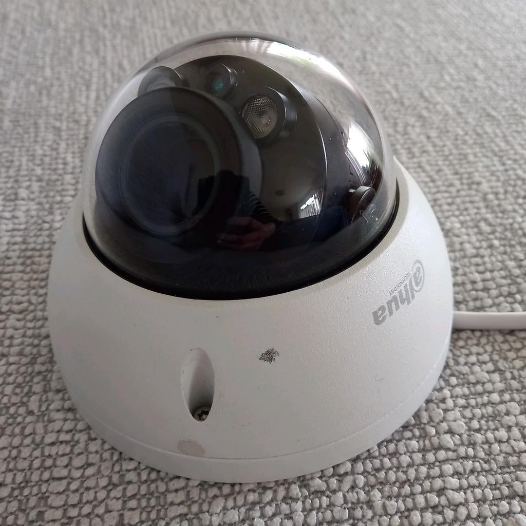 Dahua DH-IPC-HDBW2231RP-ZS 
IP camera, Ophalen of Verzenden, Zo goed als nieuw, Buitencamera