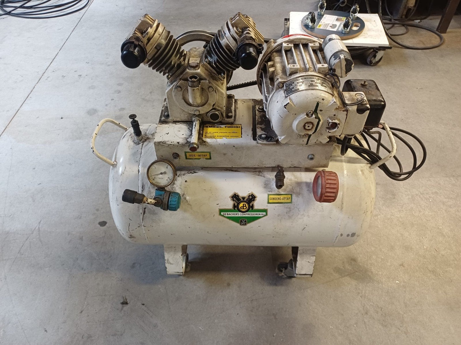 De Backer Compressor, Doe-het-zelf en Verbouw, Compressors, Ophalen, Gebruikt, Onbekend, Minder dan 200 liter/min