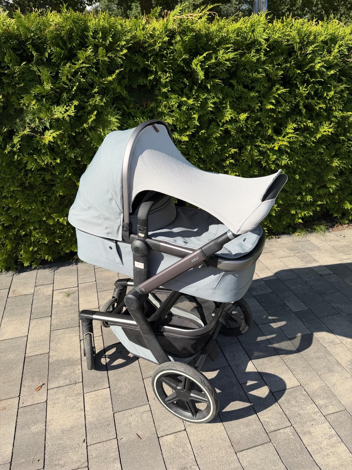 Foto 2 van Joolz Day+ kinderwagen + reiswieg en accessoires Modern Blue