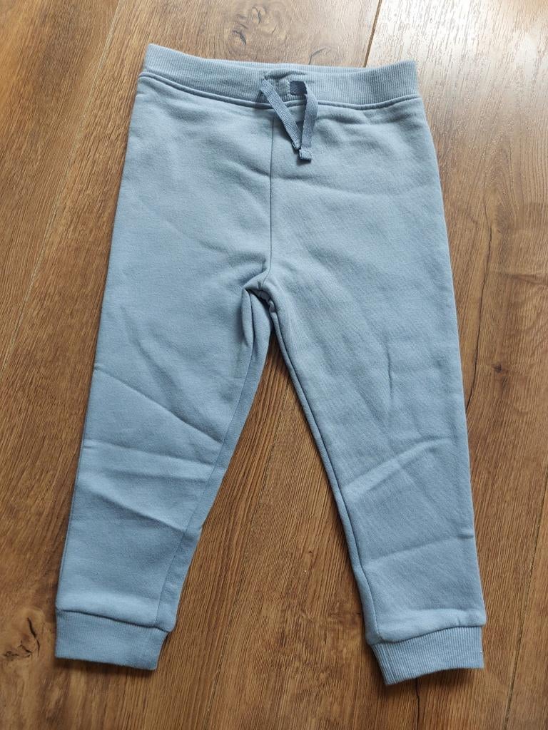 Nieuw: lichtblauwe joggingsbroek maat 98 Nieuw, Kinderen en Baby's, Kinderkleding | Maat 98, Broek, Nieuw, Ophalen of Verzenden