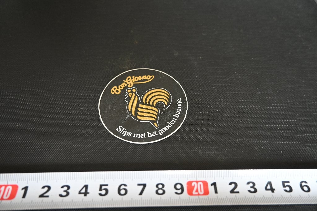 sticker Bon Giorno Slips met het gouden haantje, Ophalen, Zo goed als nieuw