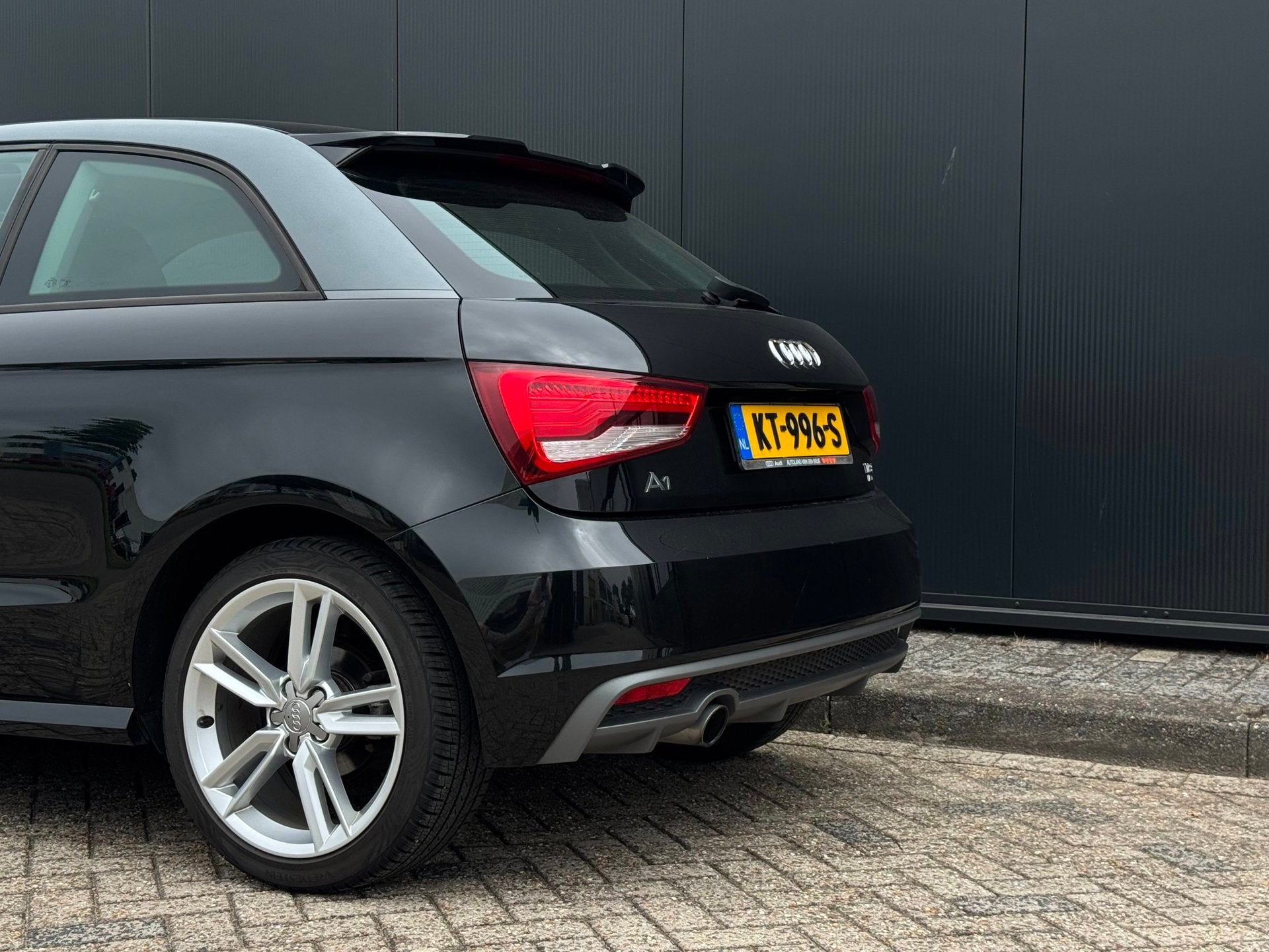 Audi A1 1.0 TFSI Adrenalin | S-Line | 1e Eigenaar | Orig NL, Auto's, Voorwielaandrijving, Dealer onderhouden, Stof, 95 pk