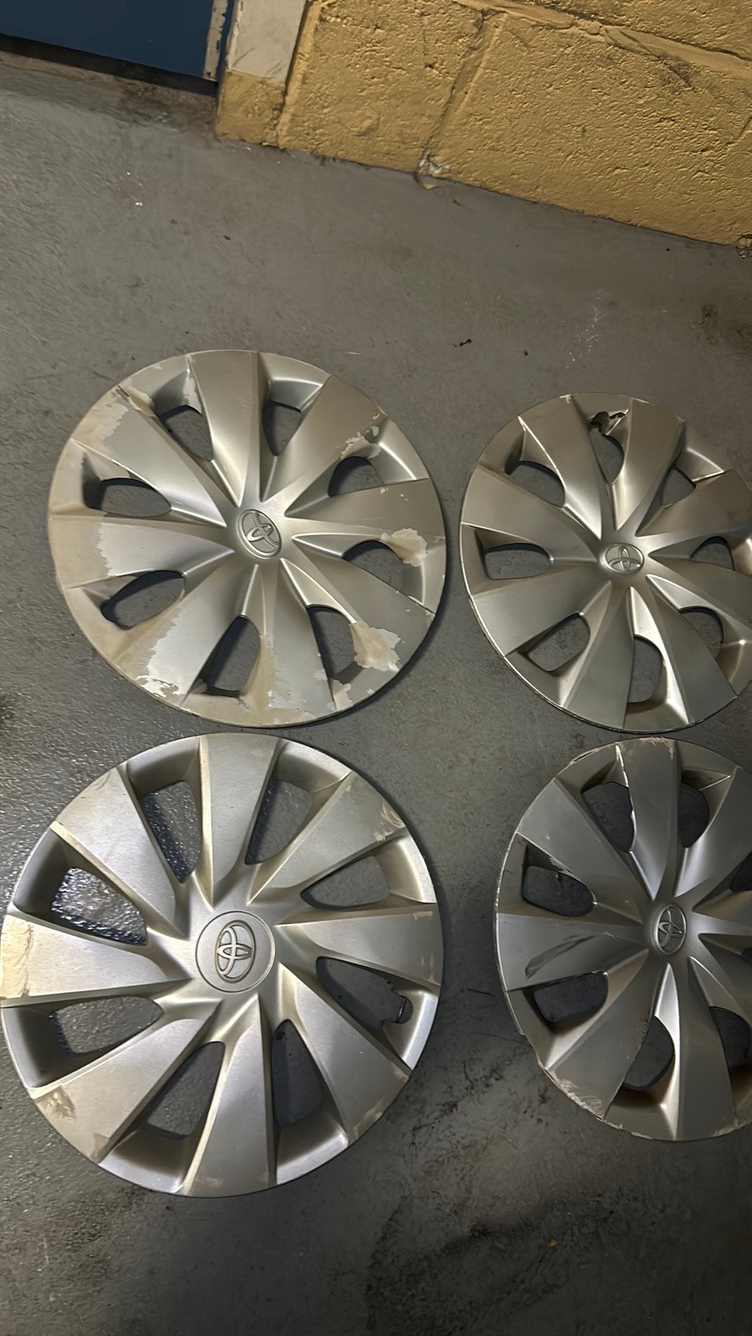 Toyota wieldoppen 4x, Ophalen of Verzenden, Zo goed als nieuw