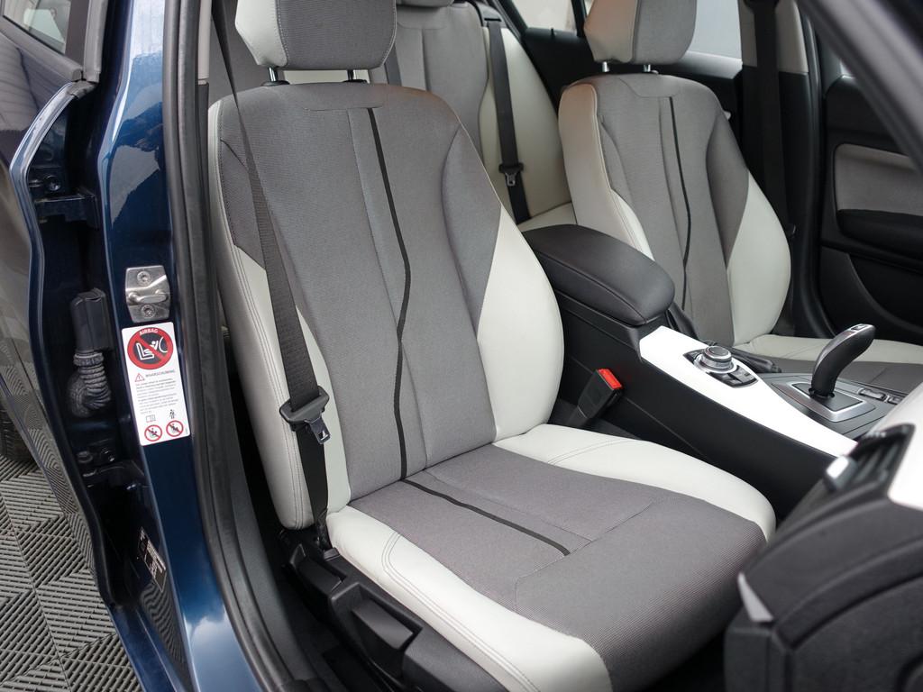 BMW 1-serie 116i High Executive Sport- Xenon Led, Park Assis, Auto's, Euro 5, Gebruikt, 4 cilinders, Met garantie (alle)