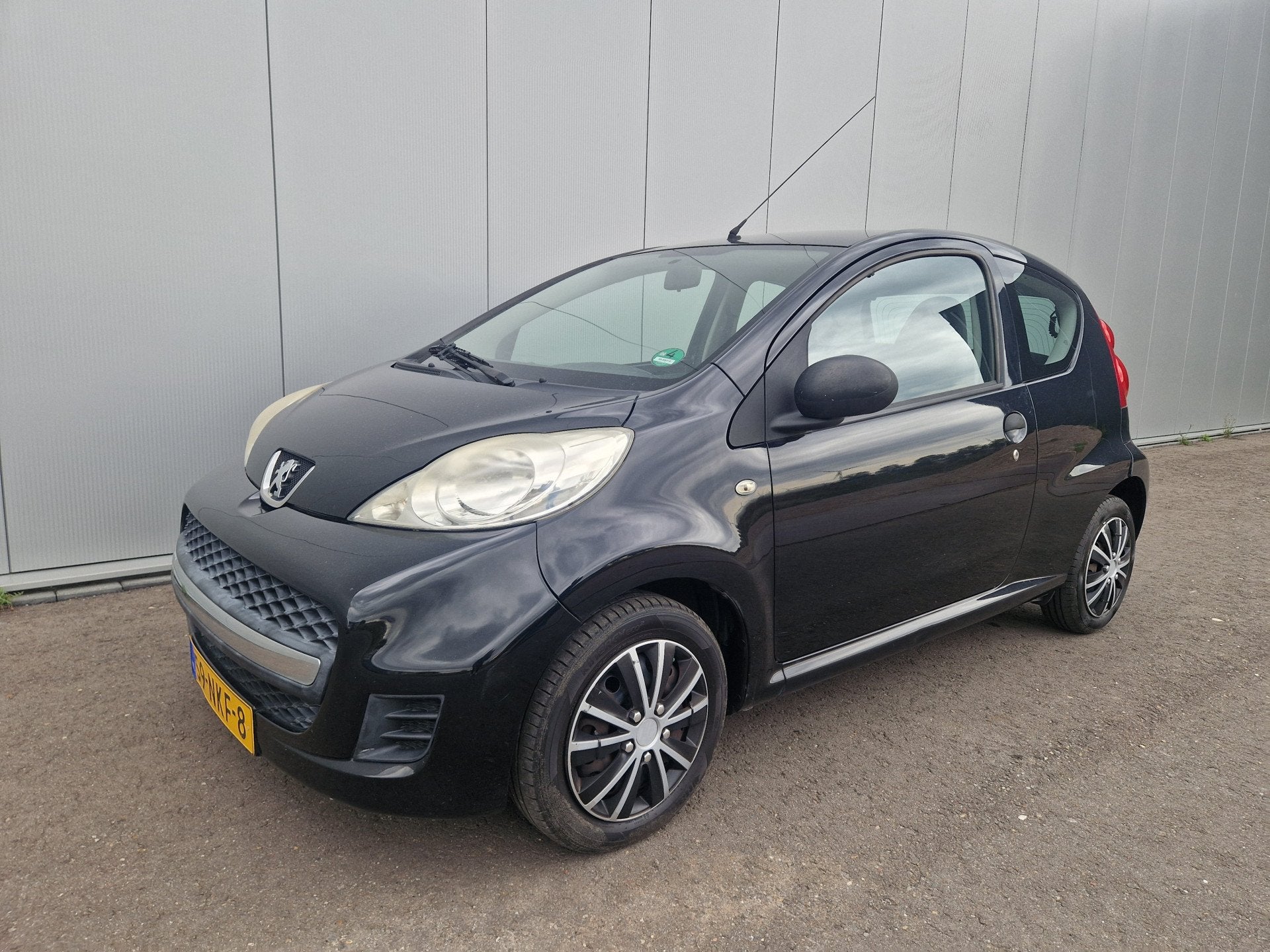Peugeot 107 1.0-12V Urban Move (bj 2010), Auto's, Voorwielaandrijving, Gebruikt, 4 stoelen, Bedrijf