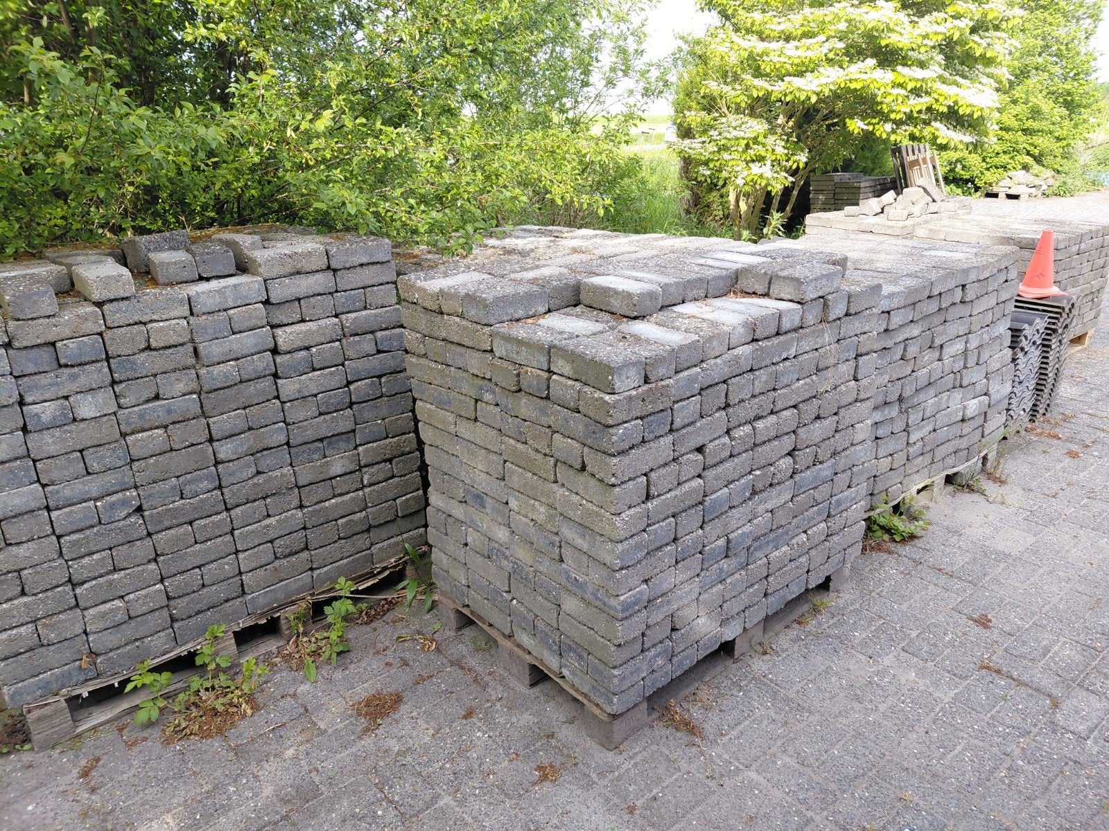 Gebruikte betonklinkers - Ideaal voor oprit of terras, Ophalen, Gebruikt, Beton, Klinkers