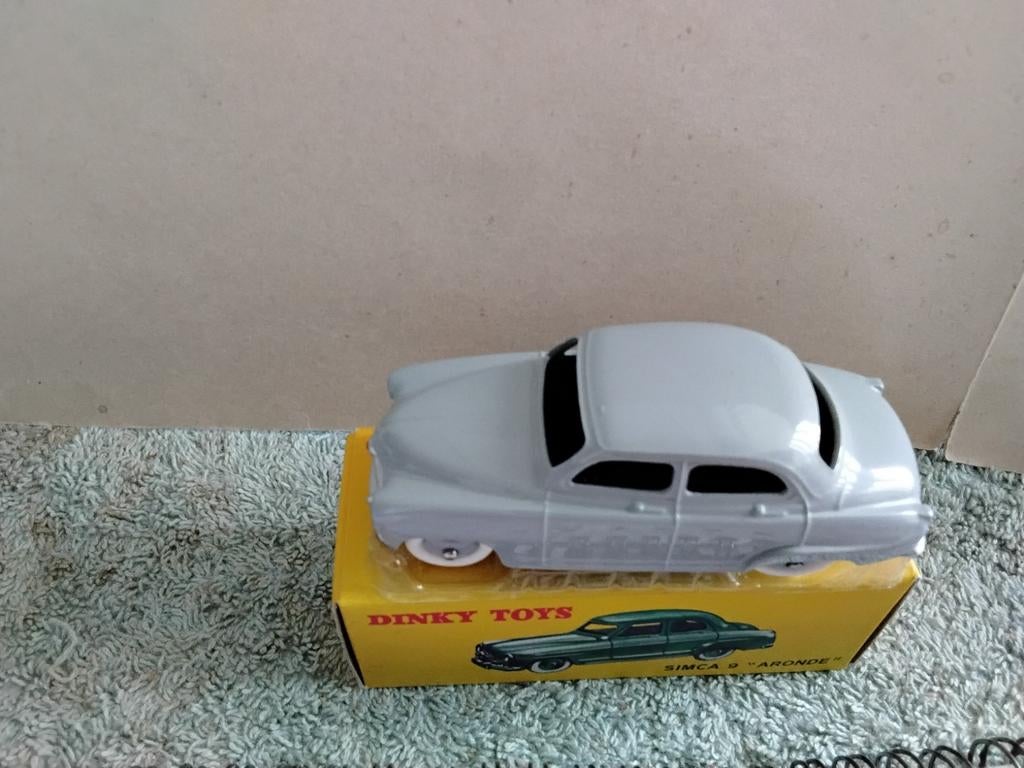 DINKY TOYS   SIMCA  9  "ARONDE "  NO 24 U, Ophalen of Verzenden, Auto, Dinky Toys