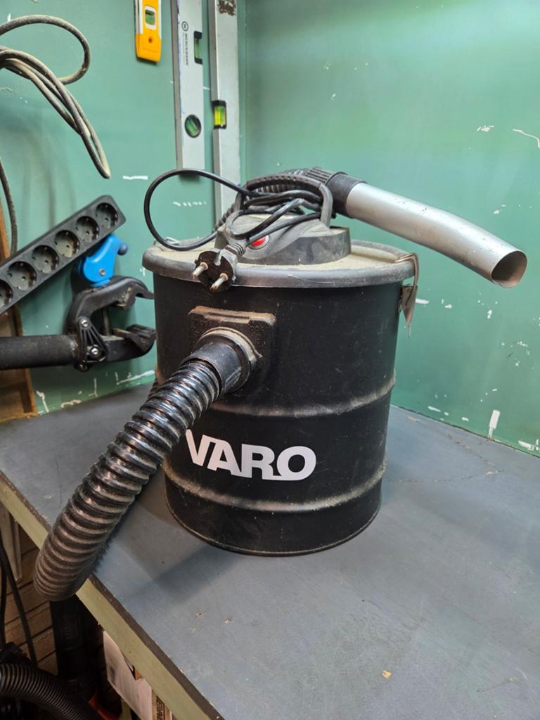 Asstofzuiger as stofzuiger varo goedkoop !, Doe-het-zelf en Verbouw, Ophalen, Zo goed als nieuw
