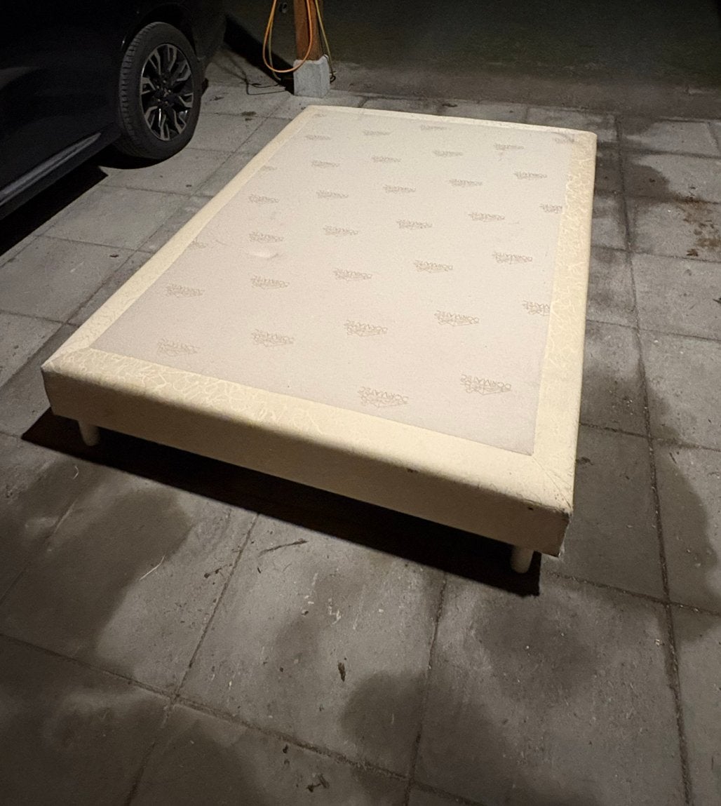 Gratis af te halen, boxspring 140 breed