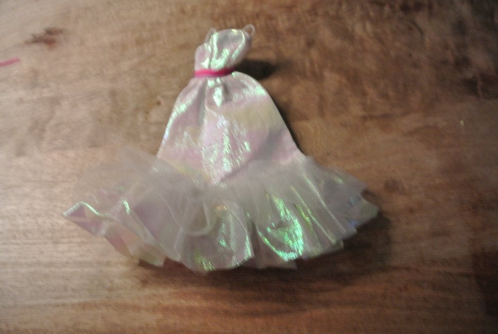 Barbie Kleertjes Crystal 1983/ nr 102, Verzamelen, Ophalen of Verzenden, Zo goed als nieuw, Kleertjes