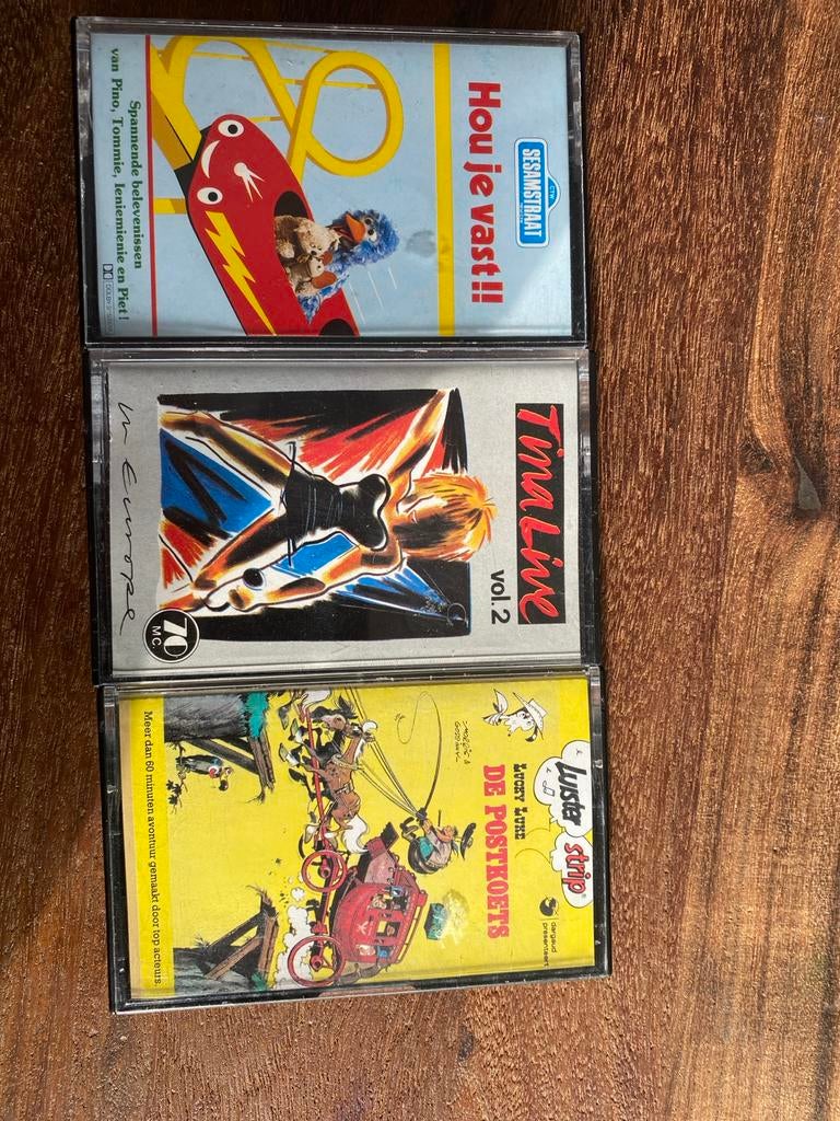 3 cassettebandjes: Sesamstraat, TinaLive, Lucky Luke, Gebruikt, 2 t/m 25 bandjes, Kinderen en Jeugd, Ophalen of Verzenden