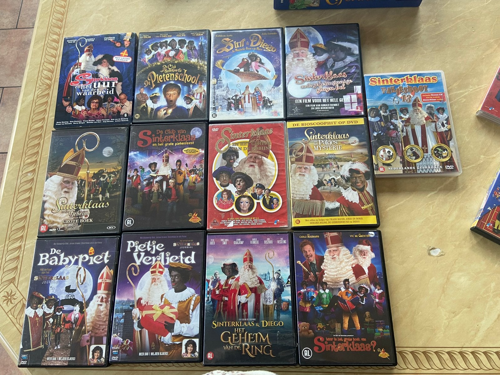 Grote collectie Sinterklaas DVD's - 13 stuks, Gebruikt, Alle leeftijden, Familie, Box/collectie
