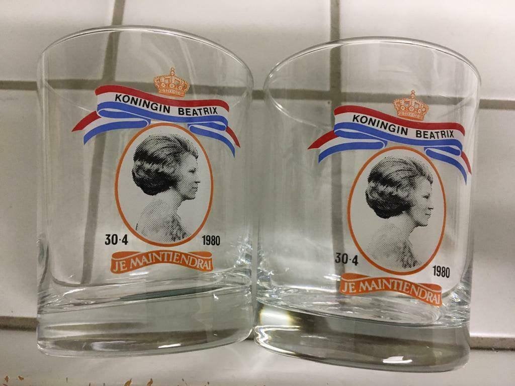 2 Glazen Koningin Beatrix 30-4-1980 Je Maintiendrai, Verzamelen, Ophalen of Verzenden, Nieuw, Nederland, Overige typen