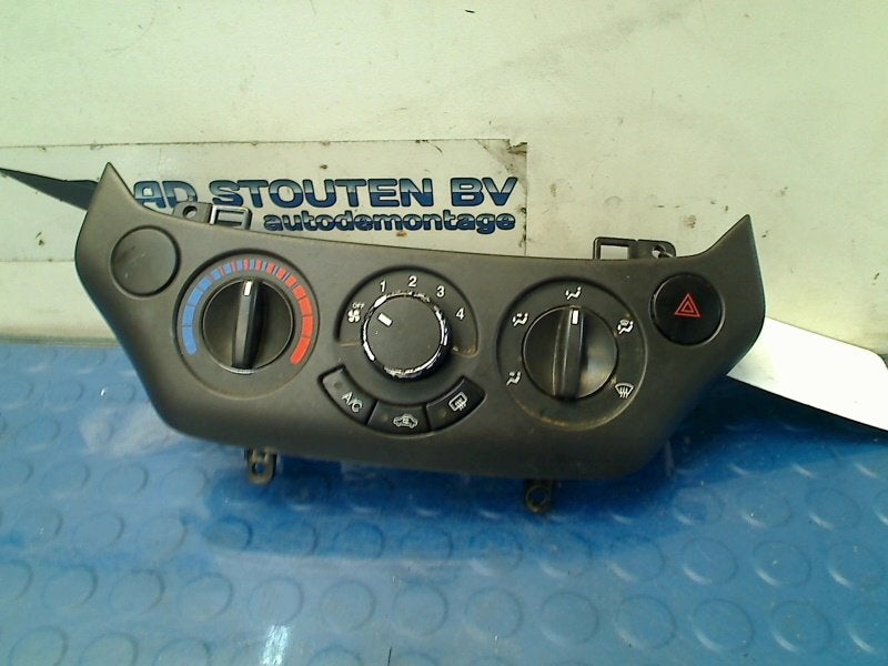Bedieningspaneel Airco Aveo (250) 2009, Gebruikt, Daewoo, General Motors Germany GmbH, Chevrolet.europe@gm.com