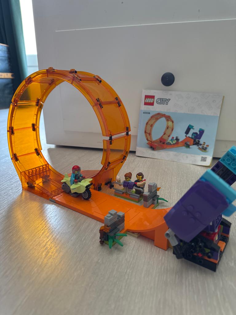 Lego City Stuntz Loopingset 60338 met motor en figuren, City, Lego, Ophalen of Verzenden, Zo goed als nieuw