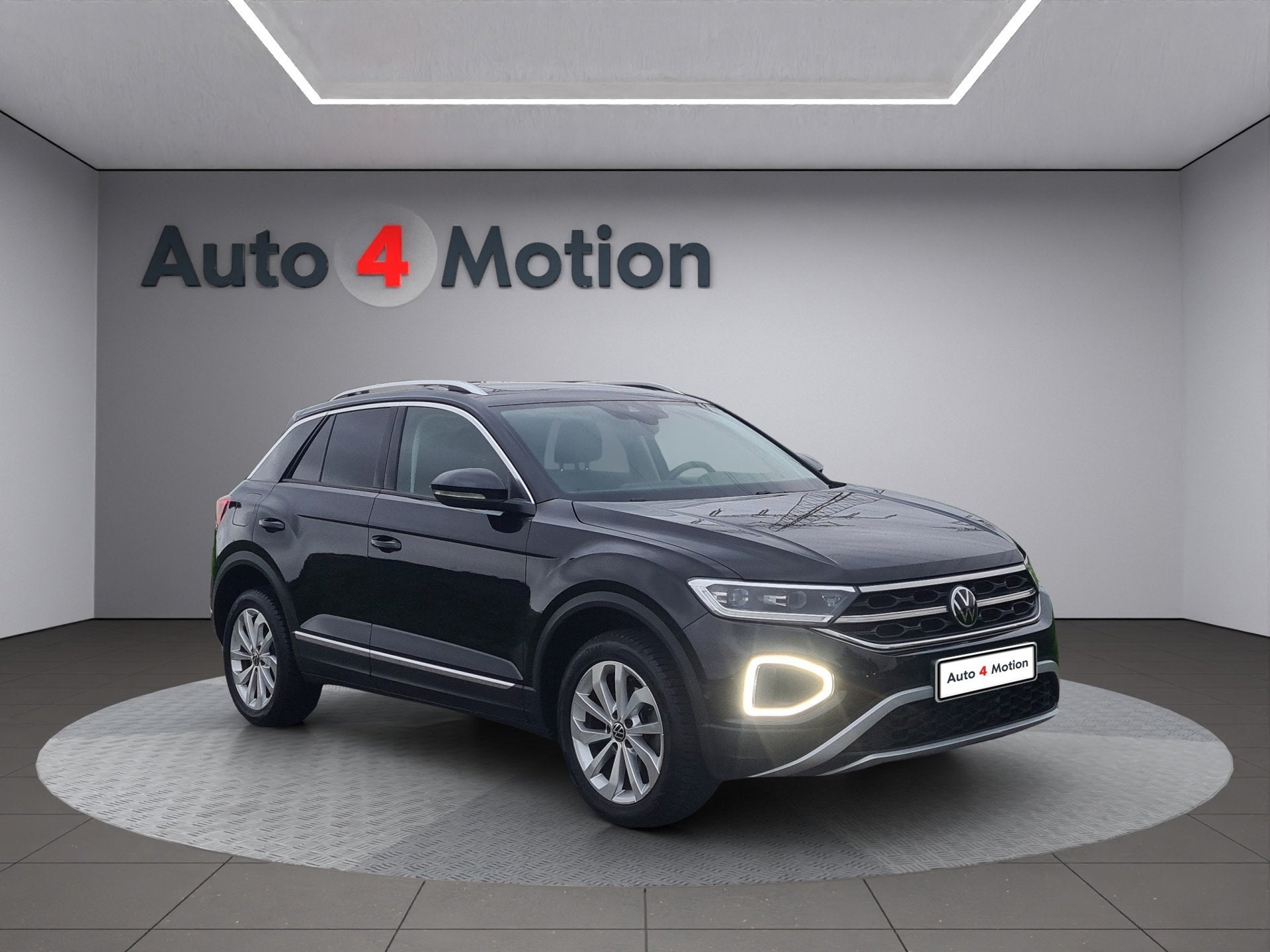 Volkswagen T-ROC 1.5TSI Business+ FULL LED I NAVIG I PANO I, Voorwielaandrijving, Euro 6, 4 cilinders, 150 pk