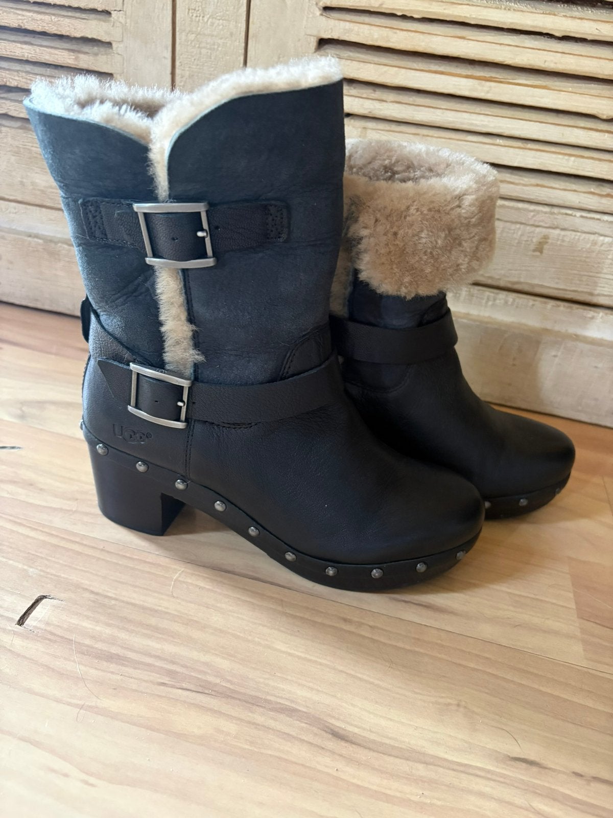 Nieuwe originele gave Ugg met studs en hak mt 38, Kleding | Dames, Zwart, Lage of Enkellaarzen, Nieuw, Ophalen of Verzenden