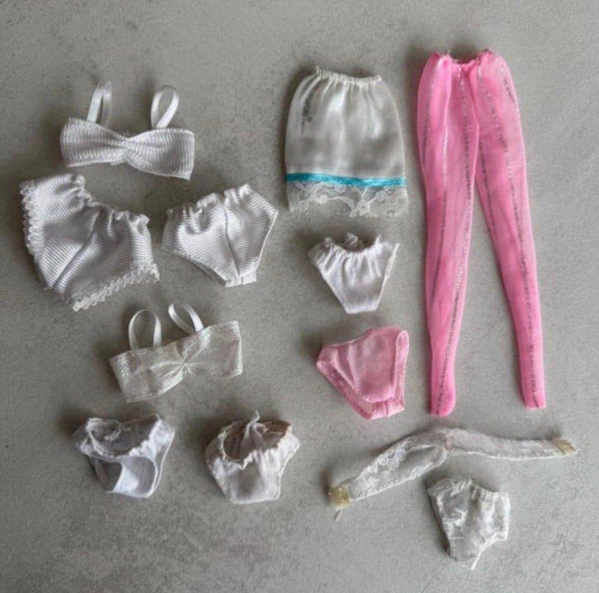 Barbie en andere poppen lingerie jaren 80 tot nu, Verzamelen, Ophalen of Verzenden, Gebruikt, Kleertjes