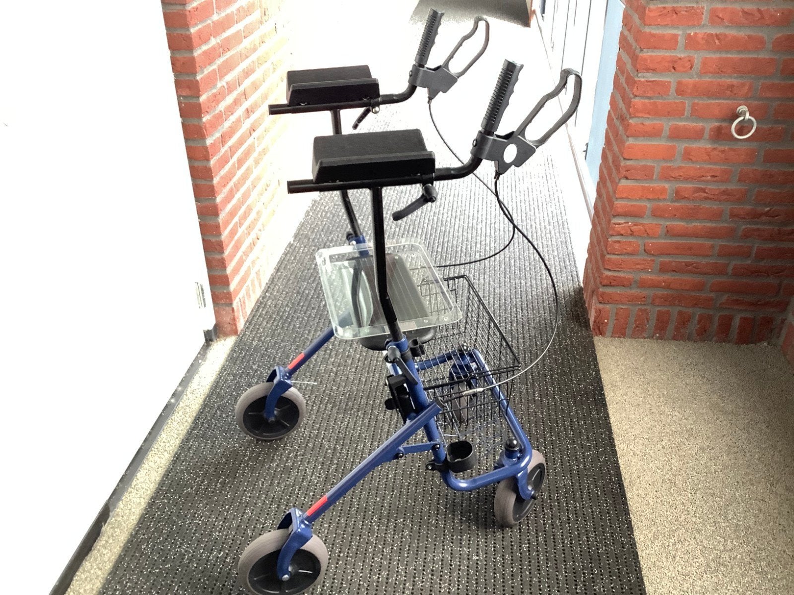 Schalen onderarm rollator nieuw hulpmiddel  NIEUWE ROLLATOR, Diversen, Rollators, Ophalen, Opvouwbaar, Nieuw
