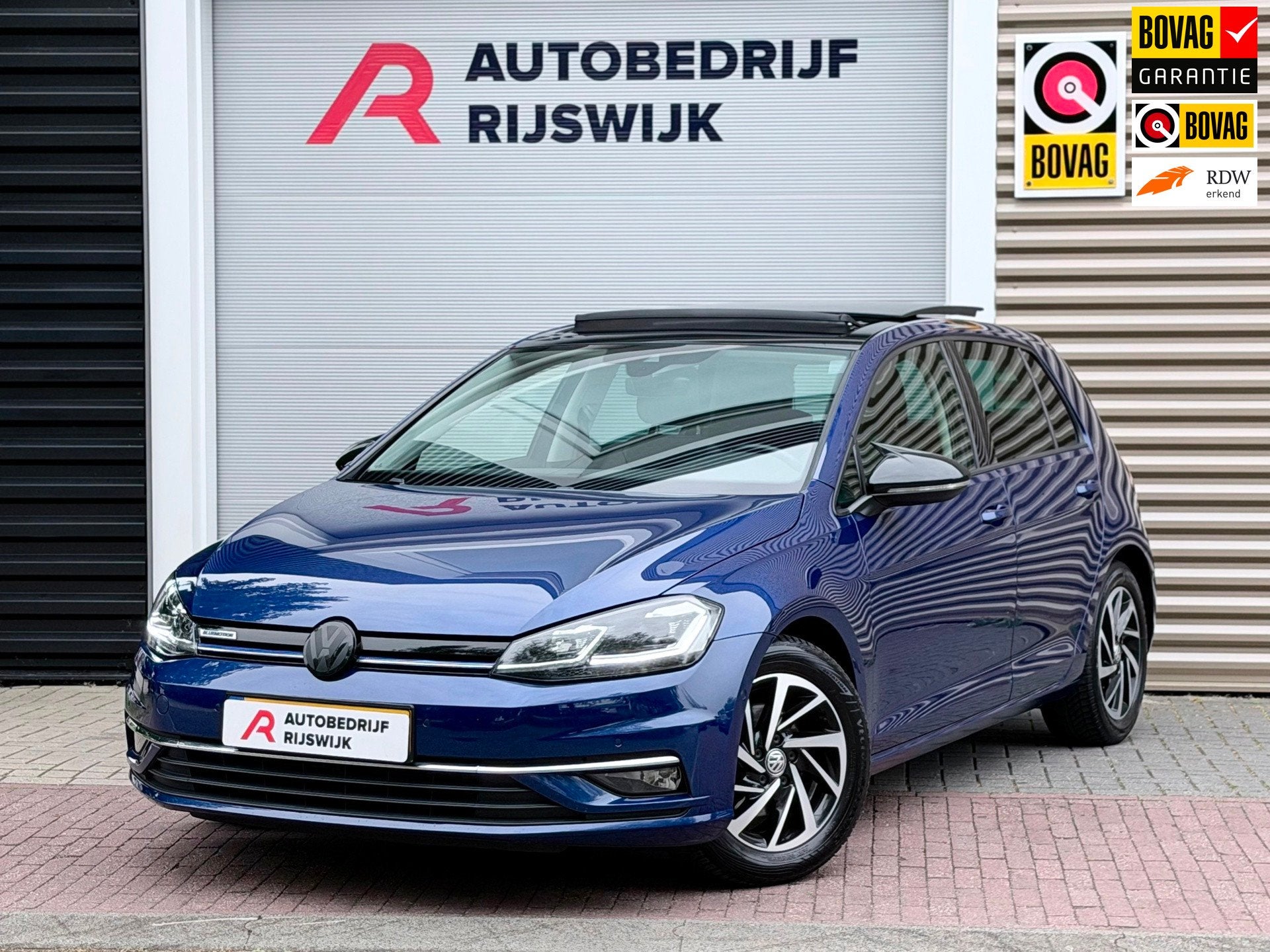 Volkswagen Golf 1.5 TSI Highline Pano/Virtual/Camera, Auto's, Dealer onderhouden, Euro 6, 4 cilinders, Blauw
