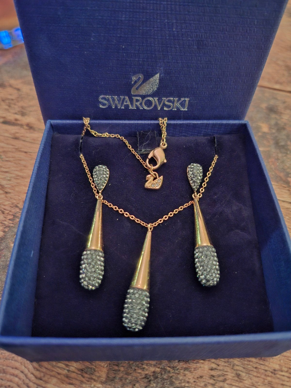 Swarovski ketting en oorbellen set met kristallen, Overige materialen, Met hanger, Ophalen of Verzenden, Zo goed als nieuw