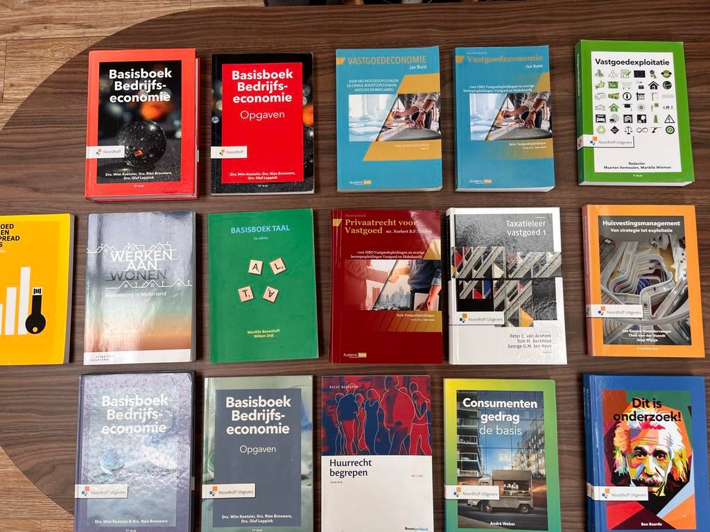 Studieboeken Vastgoed (Vastgoedkunde Vastgoed & Makelaardij), Verzenden, Beta, Zo goed als nieuw, HBO