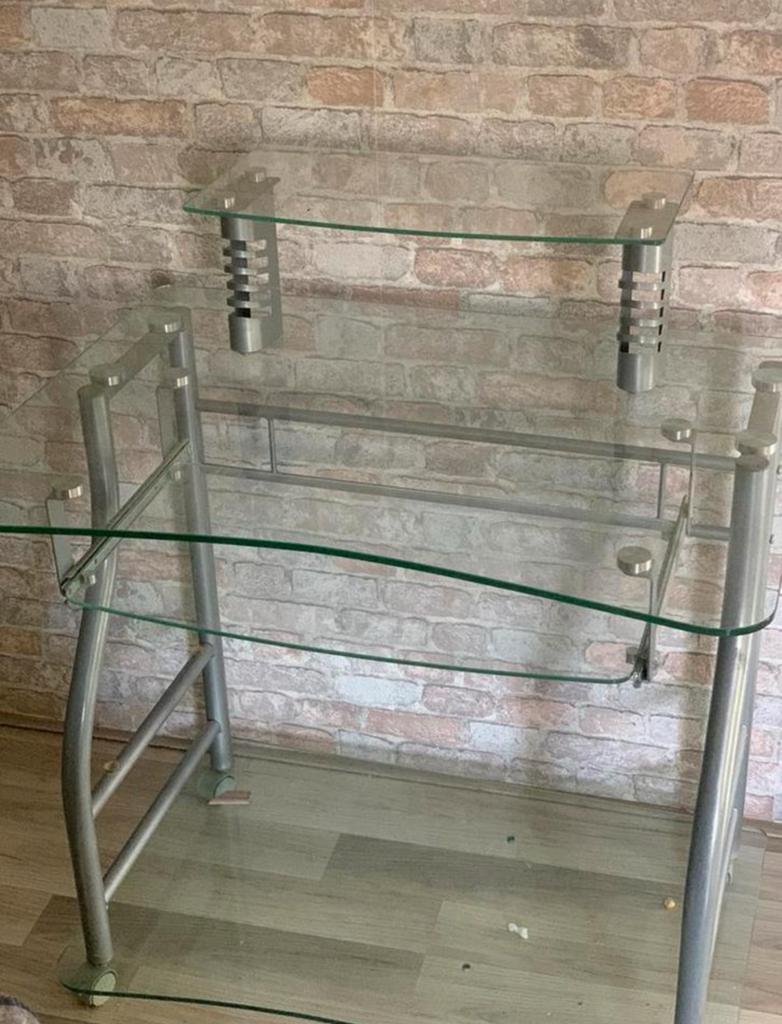 Bureau, Ophalen, Zo goed als nieuw