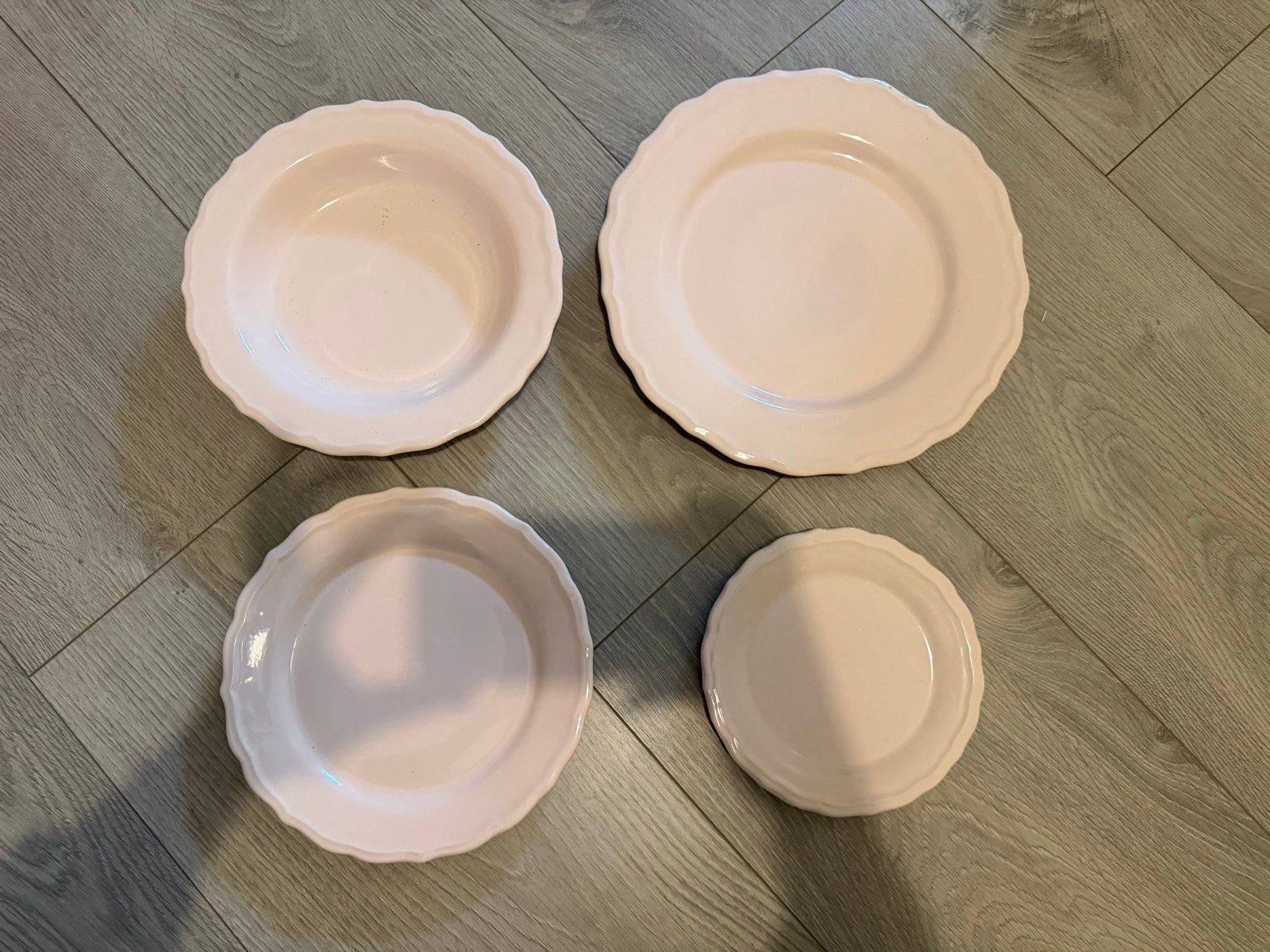 Roze Juliet Stoneware Servies Set van Xenos, Overige merken, Keramiek, Landelijk/Boerenbont, Ophalen of Verzenden