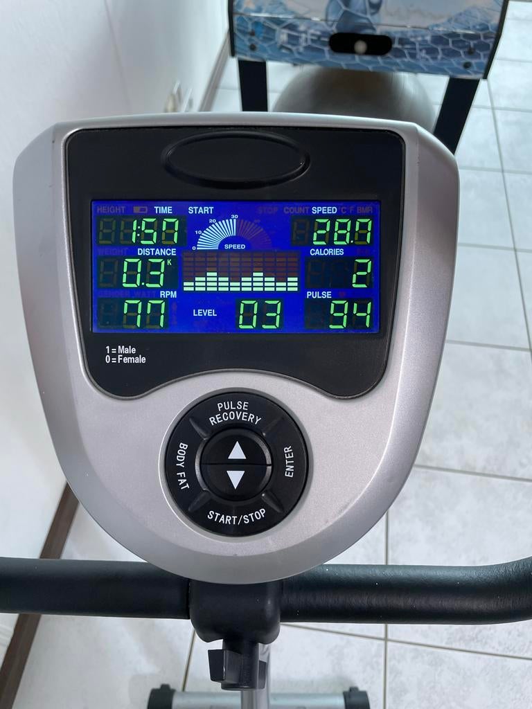 Hometrainer met hartslagmeter en display, Ophalen, Gebruikt, Metaal, Benen