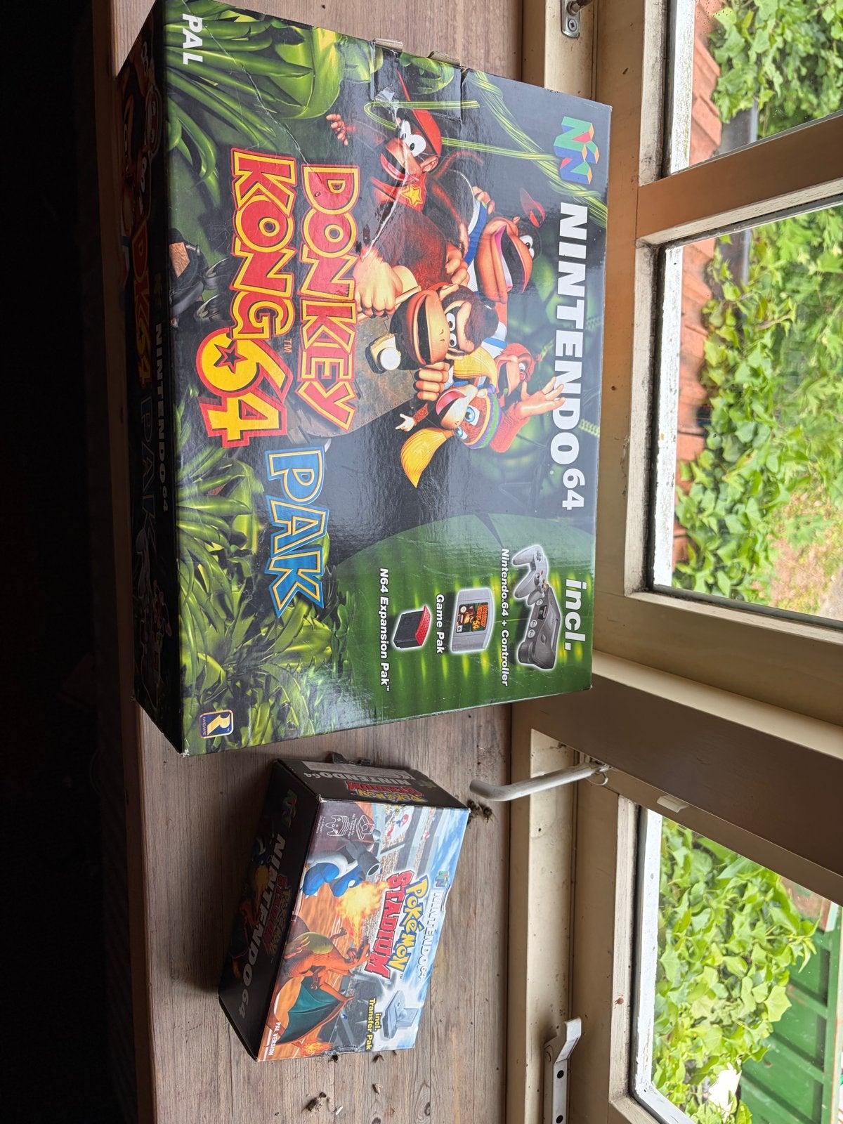 Lege dozen Nintendo 64 - Donkey Kong 64 en Pokémon Stadium, Ophalen, Gebruikt