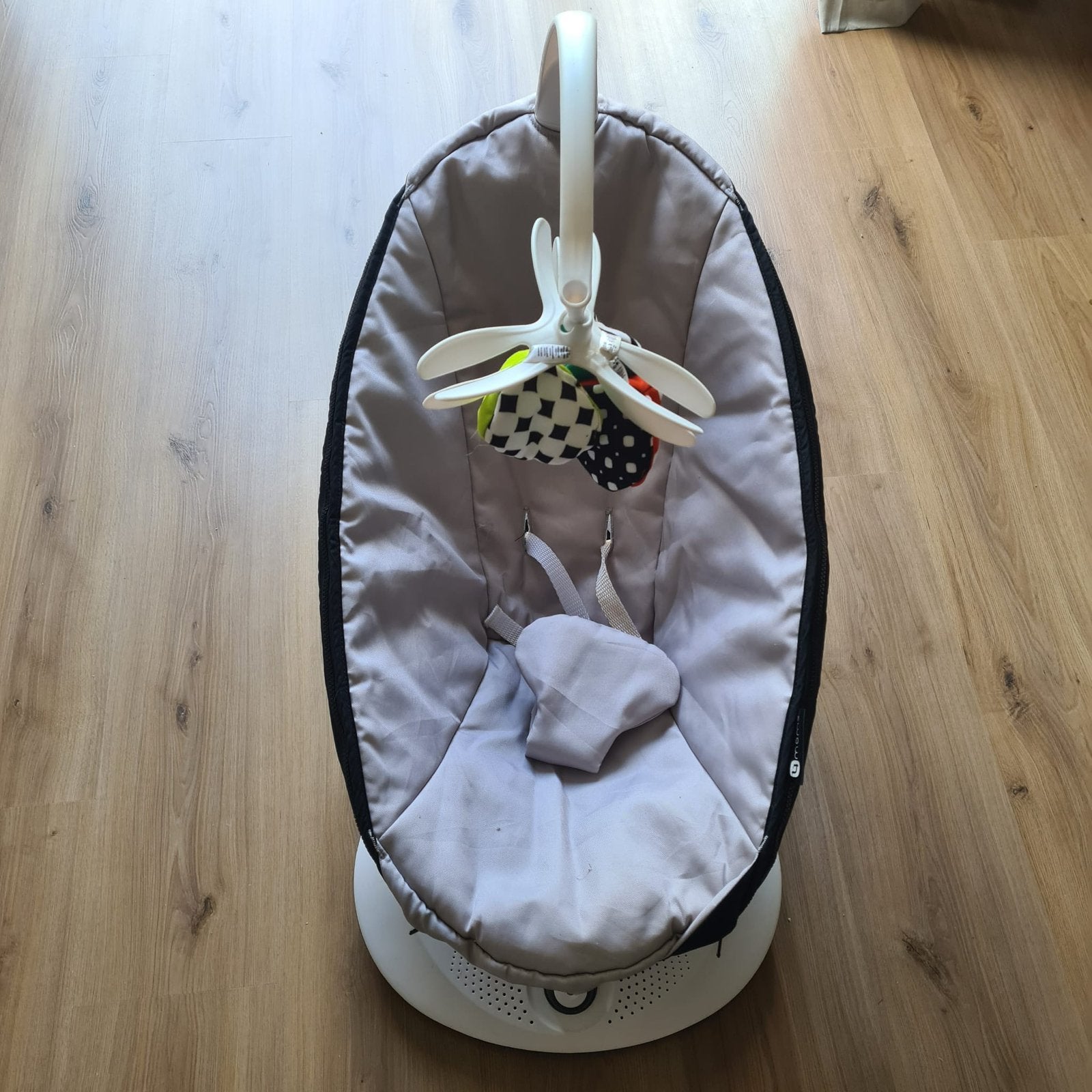 4 Moms rockaRoo in zeer goede staat!, Overige merken, Schommelstoel, Zo goed als nieuw, Met gordel(s) of riempje(s)