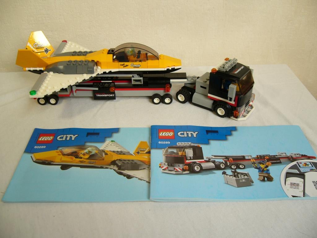 Lego City 60289 Airshow Jet Transporter, Lego, Ophalen of Verzenden, Compleet, Complete set