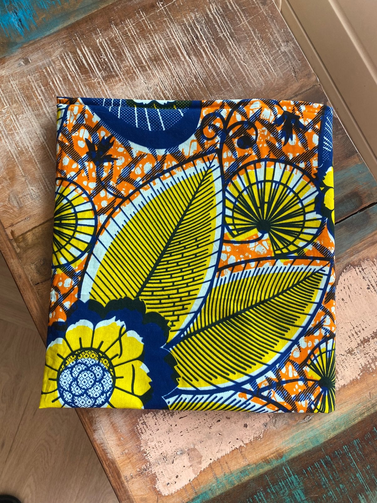 hitarget batik block wax print, Hobby en Vrije tijd, Stoffen en Lappen, 120 cm of meer, Ophalen of Verzenden, Zo goed als nieuw