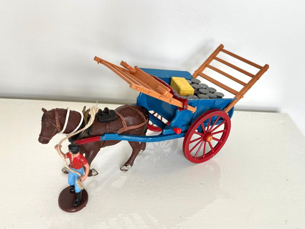 Britains Ltd 9567 Farm Tumbrel Cart & horse 1960s, Verzenden, Gebruikt, Tractor of Landbouw, Britains
