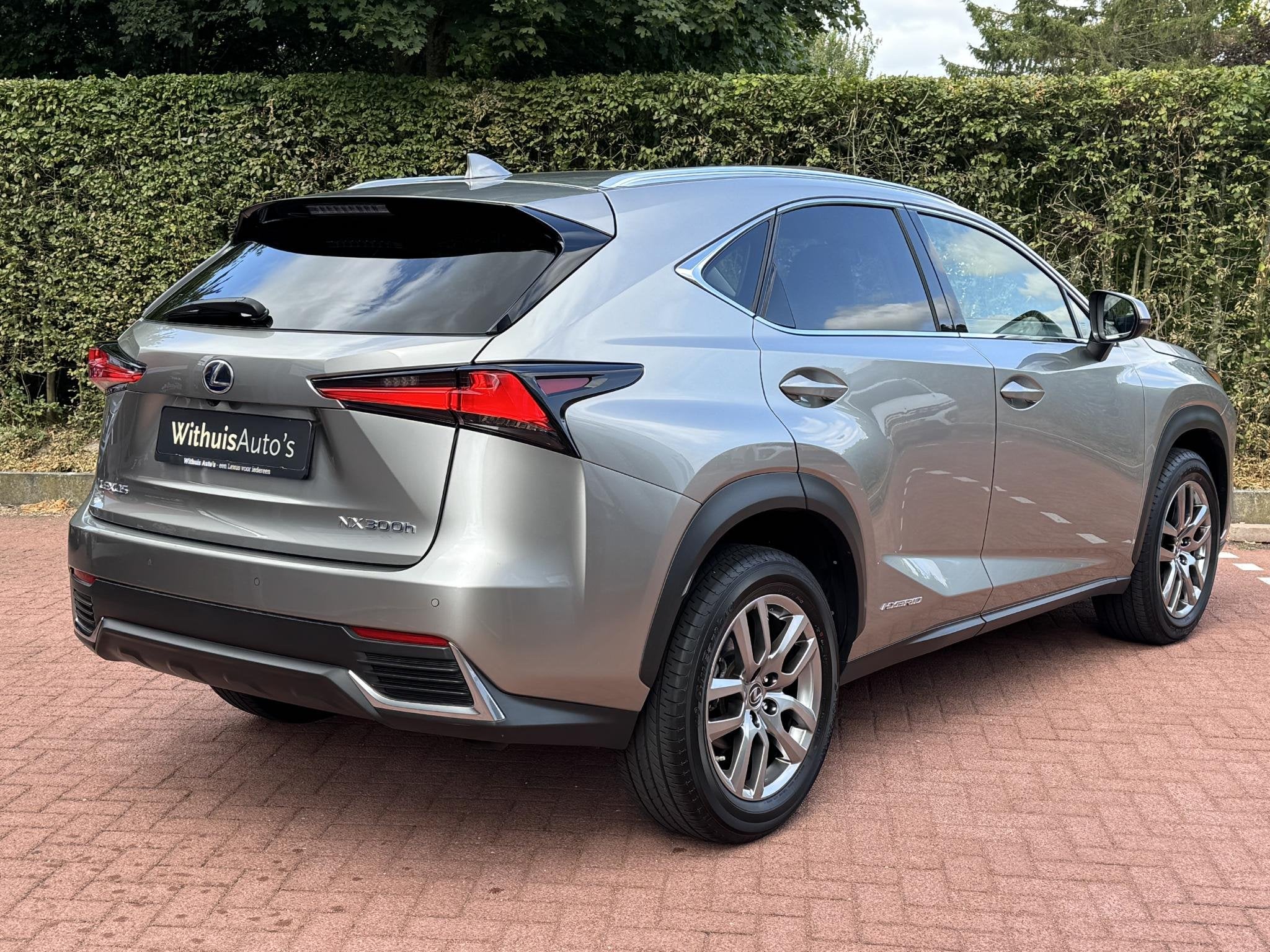 Lexus NX 300h AWD AdaptiveCruise Dakraam *Weinig KM*, Auto's, Lexus, Automaat, Gebruikt, Euro 6, 1760 kg