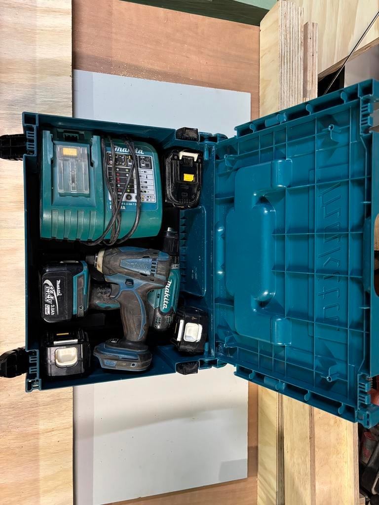 Makita boor-schroefmachine set, Ophalen of Verzenden, Gebruikt, Minder dan 400 watt, Boor- en Schroefmachine