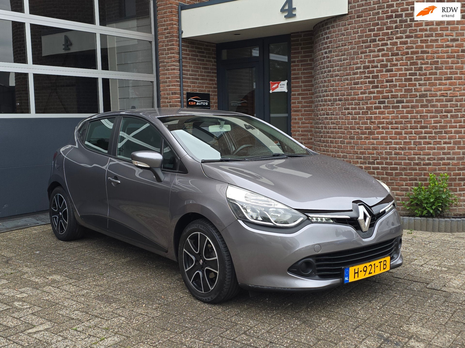 Renault Clio 1.2 16V Apk |Cruise |Navi |Led, Voorwielaandrijving, Euro 5, Gebruikt, 49 €/maand