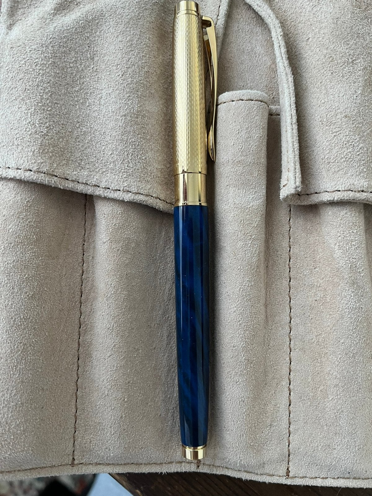 Pelikan Celebry P590 Fountain Pen – Sapphire Blue – 14K Gold, Ophalen, Zo goed als nieuw, Vulpen, Overige merken
