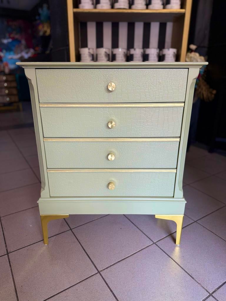 Ladekastje zacht groen met croco design en gouden details, Huis en Inrichting, Kasten | Ladekasten, Ophalen, Gebruikt, Vlaardingen