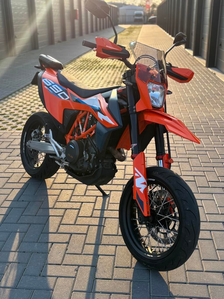 Ktm SMCR 690 smc r 2023 Akrapovic A2 mogelijk!, Motoren, Motoren | KTM, Occasion, Particulier, Minimaal motorrijbewijs A2, Handgeschakeld