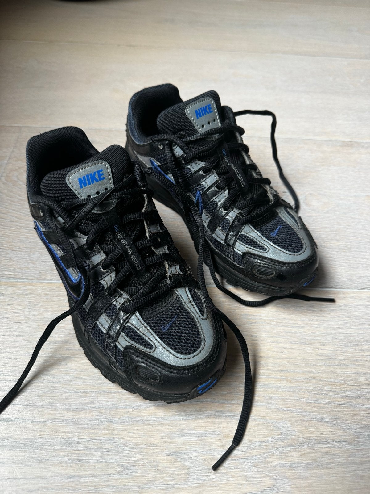 Nette Nike P-6000 sneakers maat 35, Ophalen of Verzenden, Gebruikt, Jongen of Meisje