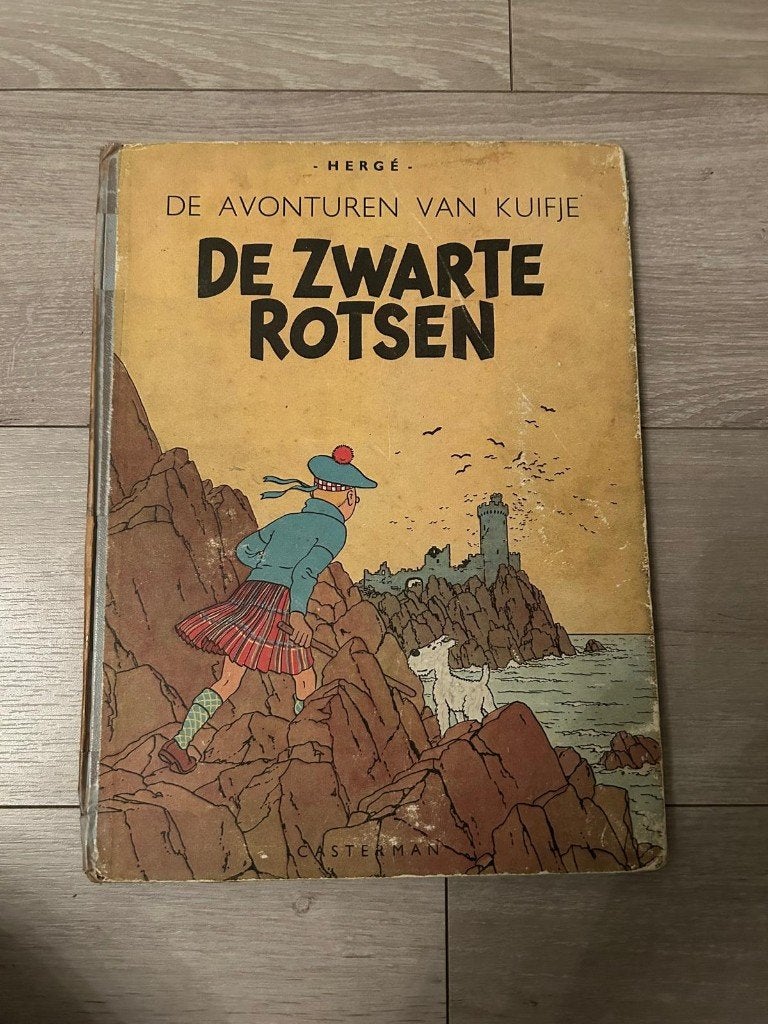 Kuifje - De zwarte rotsen 1947, Boeken, Gelezen, Eén stripboek, Ophalen of Verzenden, Hergé