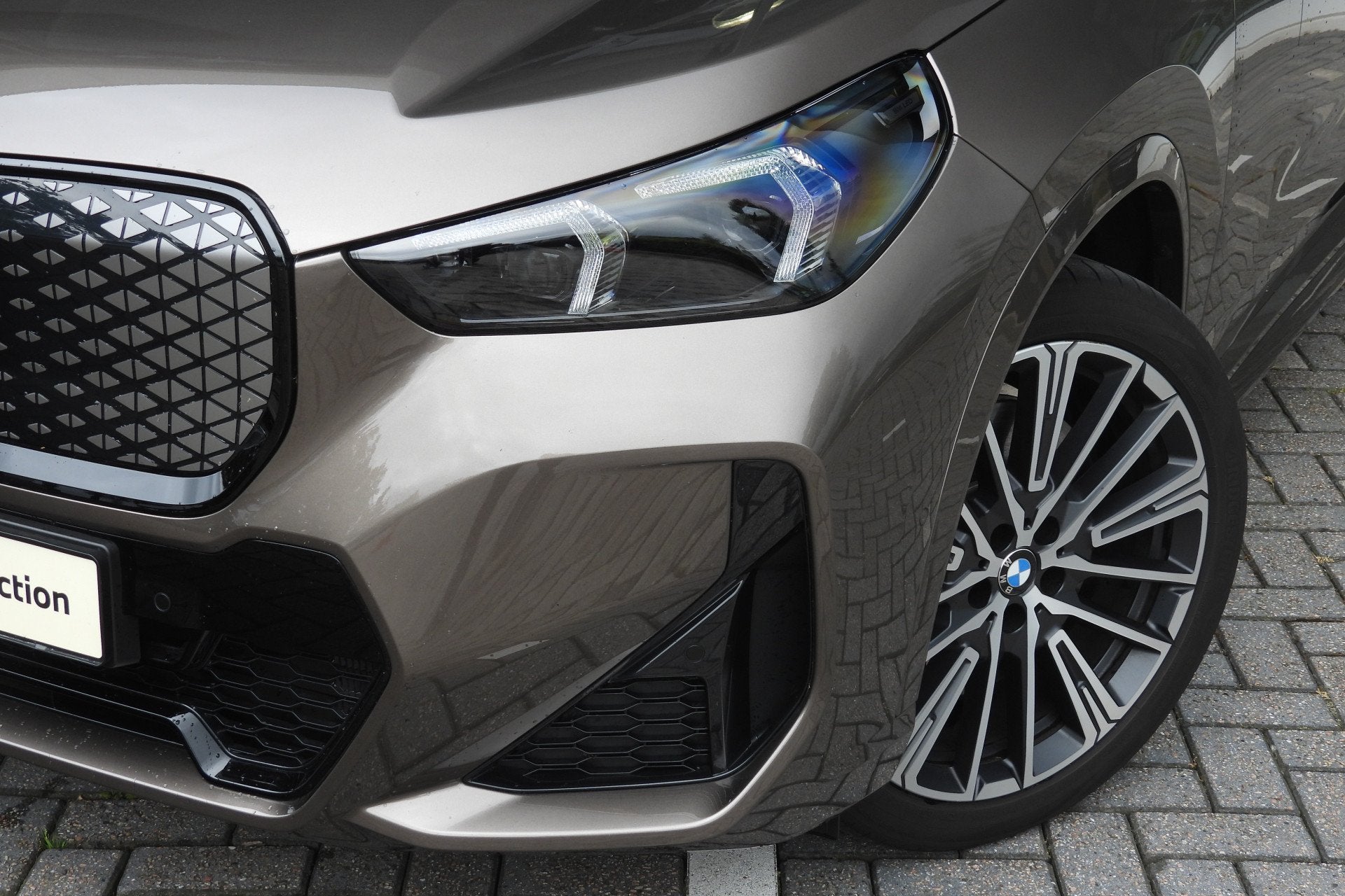 BMW iX1 eDrive20 M Sport / Panoramadak / Sportstoelen / Comf, Auto's, Gebruikt, 24 min, Origineel Nederlands, 204 pk