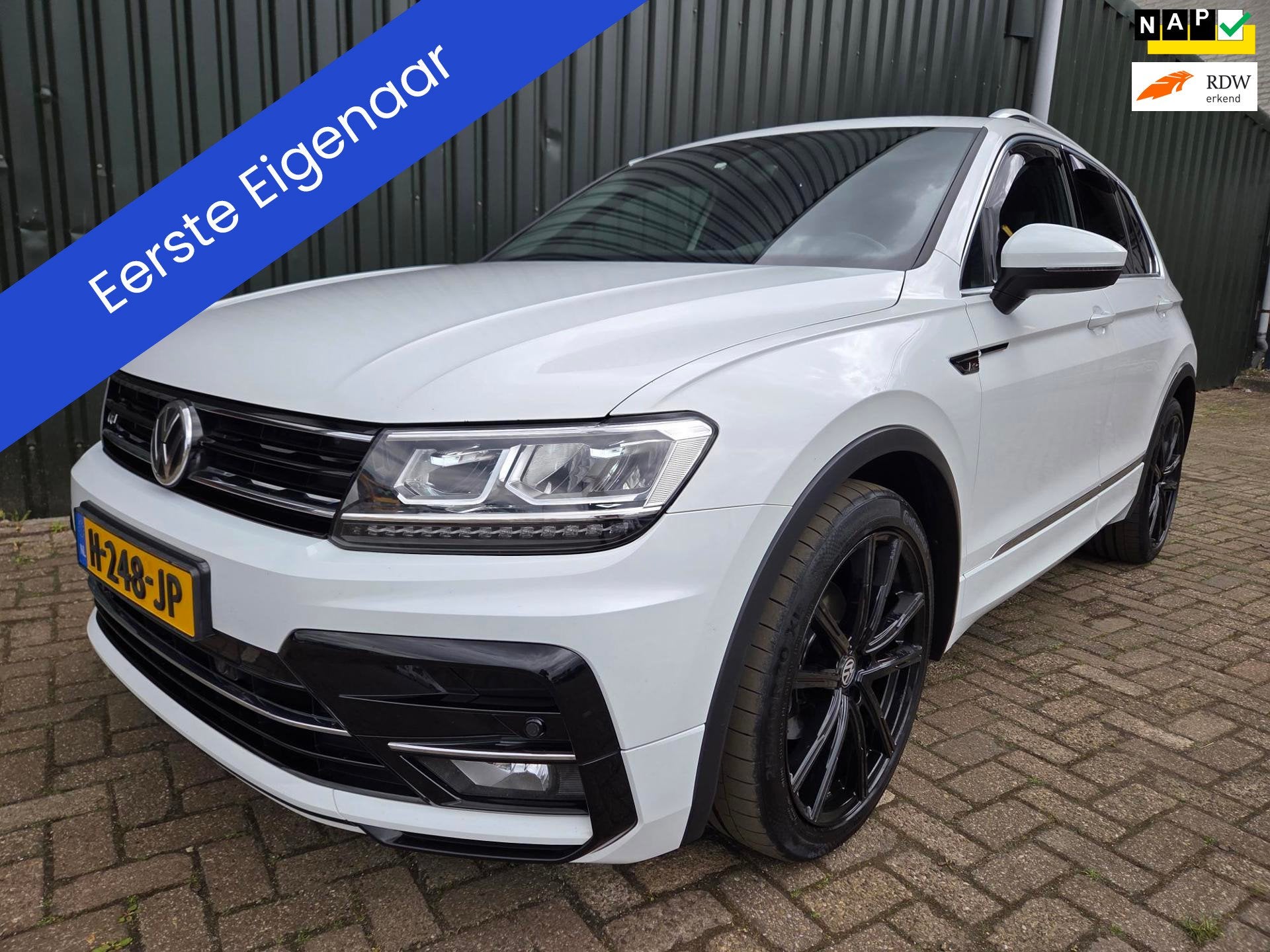 Volkswagen Tiguan 2.0 TDI R-Line Pano Virtual NETTO 16000,-, Auto's, Gebruikt, Euro 6, 4 cilinders, Alcantara