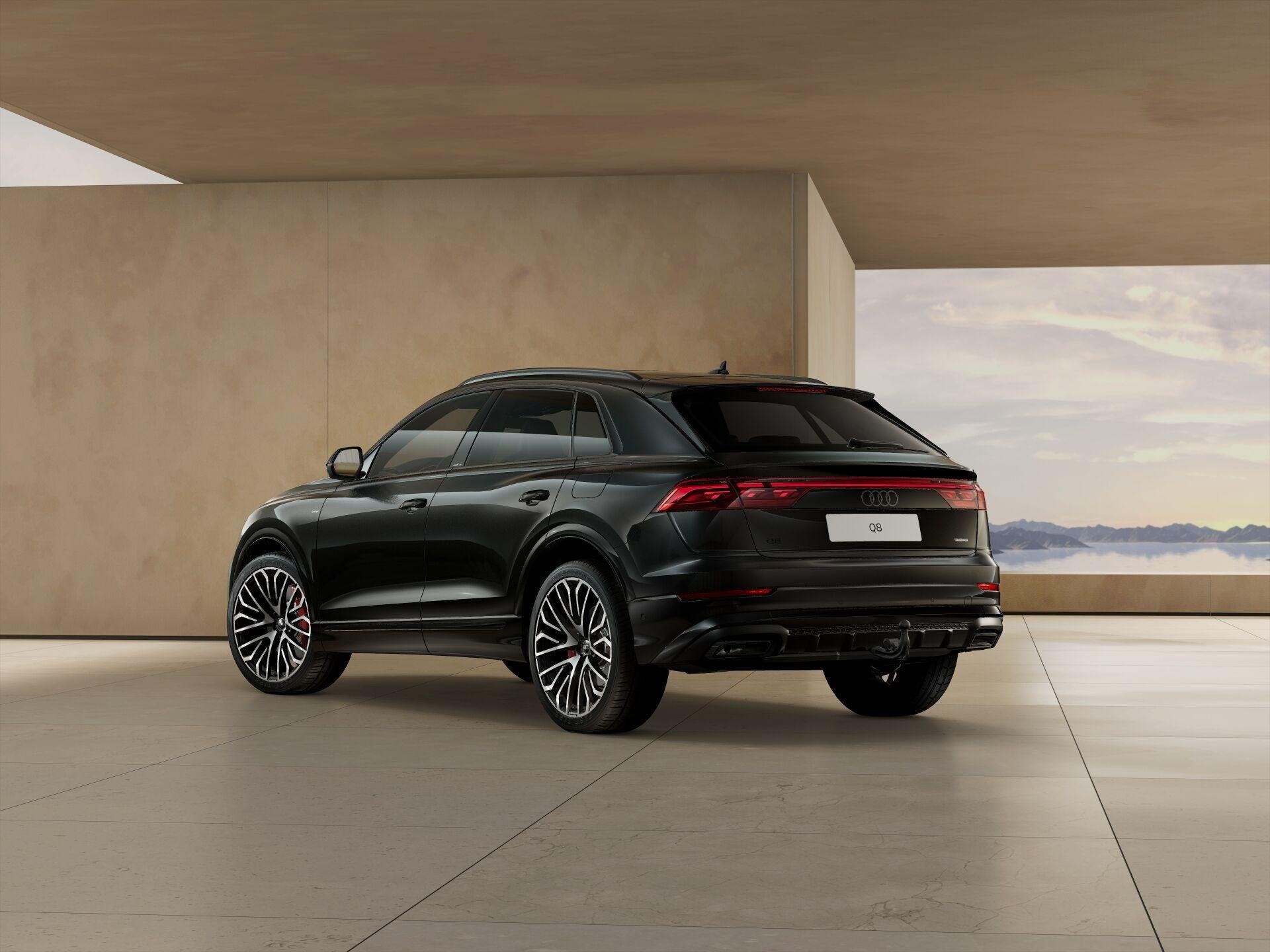 Audi Q8 60 TFSI e 490pk quattro Competition Plus | Houtafwer, Auto's, Automaat, 12 maanden, 2995 cc, Q8