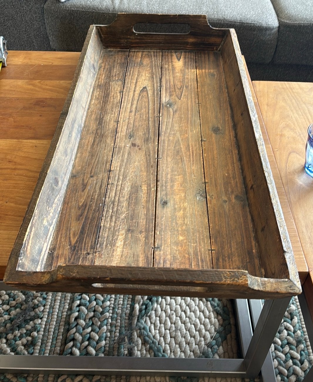 Groot houten dienblad met smeedijzeren ornamenten, Ophalen, Zo goed als nieuw, Rechthoekig, Hout