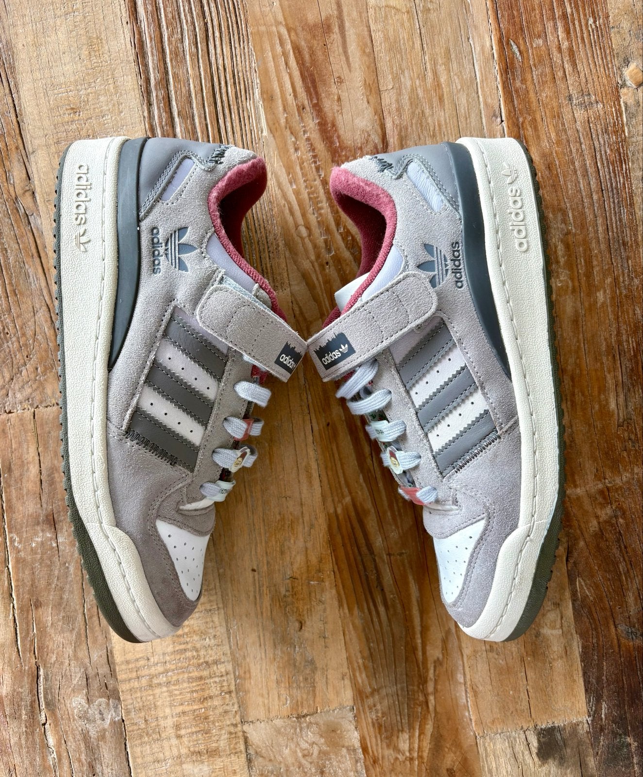 Adidas Forum 84 Low Home Alone 2 Sneakers -, Ophalen of Verzenden, Zo goed als nieuw, Grijs, Sneakers of Gympen